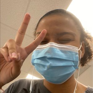 Meet your Posher, Olivia